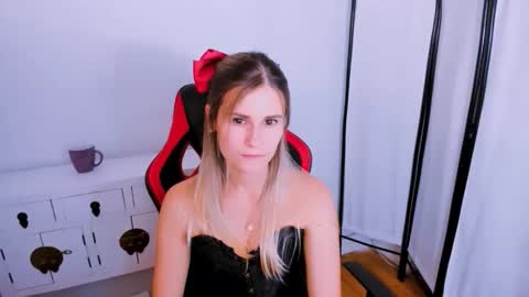 Snapshot of catringood chatting on 10-09-25, 02:26 CatrinGood online show from 10-09-25, 02:26