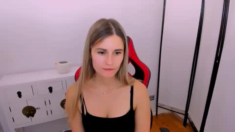 Snapshot of catringood chatting on 10-12-25, 04:55 CatrinGood online show from 10-12-25, 04:55