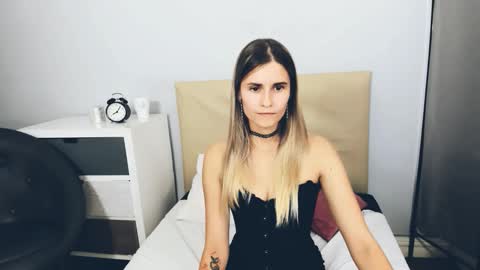 Snapshot of catringood chatting on 10-18-25, 02:29 CatrinGood online show from 10-18-25, 02:29