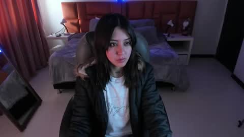 catti_brie_ online show from 11-29-25, 12:30