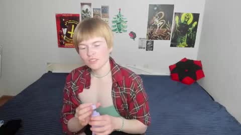 cattie_w_ online show from 04-16-26, 01:17