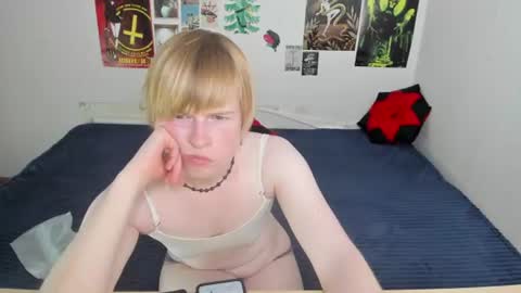 cattie_w_ online show from 06-17-26, 01:19