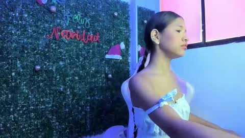 caylin_dolls_ online show from 11-24-25, 07:35