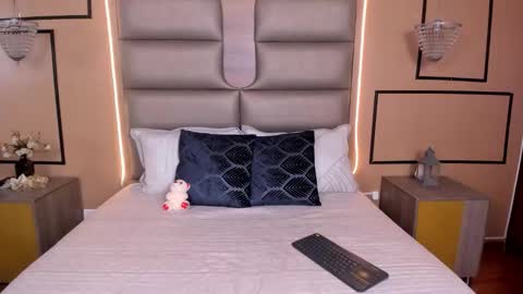 caylincollins online show from 09-30-25, 03:33