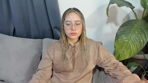 Snapshot of ccuteass chatting on 12-03-24, 11:55 ccuteass online show from 12-03-24, 11:55