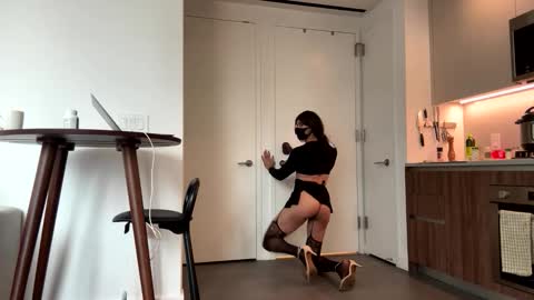 Naomi online show from 11-21-25, 06:17