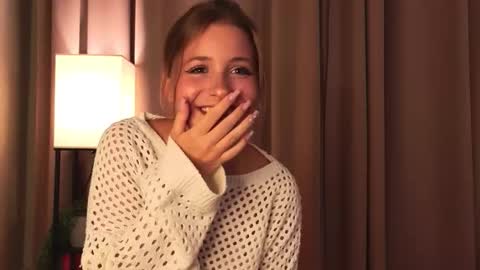 Lina  online show from 11-23-25, 07:24