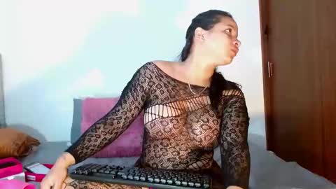 Snapshot of celeneortiiz chatting on 03-08-26, 02:54 celeneortiiz online show from 03-08-26, 02:54
