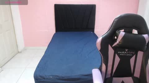Snapshot of celeste486380 chatting on 05-11-26, 04:04 celeste486380 online show from 05-11-26, 04:04