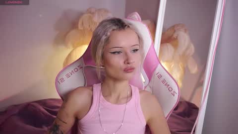 Snapshot of celeste_eyes0n chatting on 10-11-25, 08:51 Celeste online show from 10-11-25, 08:51