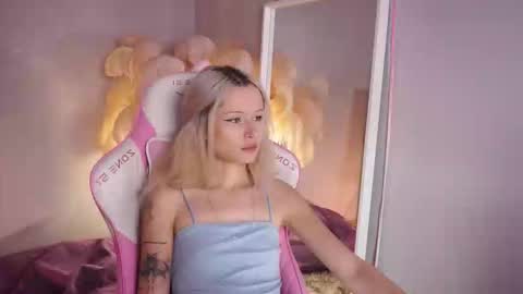 Snapshot of celeste_eyes0n chatting on 10-17-25, 08:55 Celeste online show from 10-17-25, 08:55