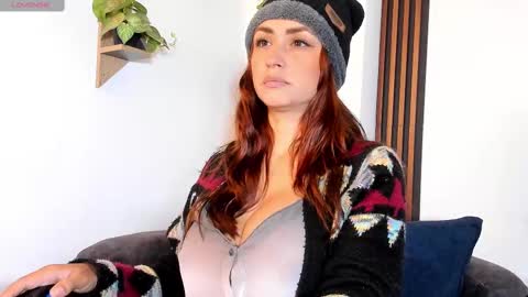 Snapshot of celeste_rodriguez_ chatting on 10-22-25, 10:20 online show from 10-22-25, 10:20