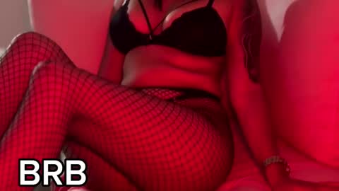 Snapshot of celeste_rouss_ chatting on 03-04-25, 08:02 Sofia Castrillon online show from 03-04-25, 08:02