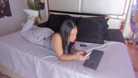 Snapshot of celeste_starsss chatting on 04-11-26, 09:30 celeste_starsss online show from 04-11-26, 09:30