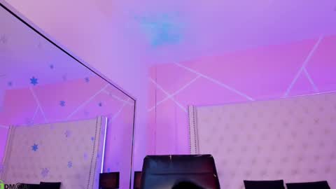 Snapshot of celeste_wayne chatting on 12-18-24, 10:46 Celeste Wayne online show from 12-18-24, 10:46