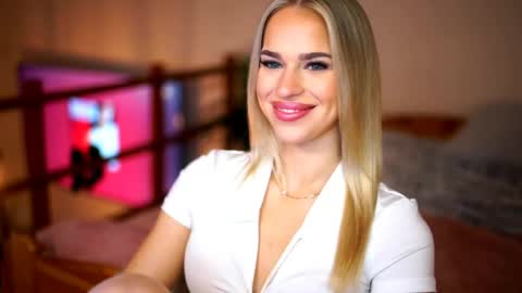 Snapshot of celeste_www chatting on 04-25-26, 08:06 Sunflower online show from 04-25-26, 08:06