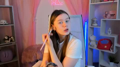 Snapshot of celestinemauriac chatting on 03-10-26, 04:23 your cute kitty online show from 03-10-26, 04:23