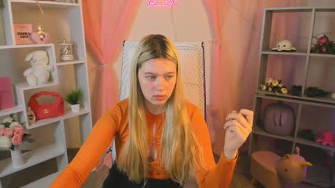 Snapshot of celestinemauriac chatting on 04-07-26, 04:18 your cute kitty online show from 04-07-26, 04:18