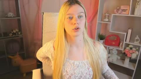 Snapshot of celestinemauriac chatting on 04-15-26, 07:58 your cute kitty online show from 04-15-26, 07:58