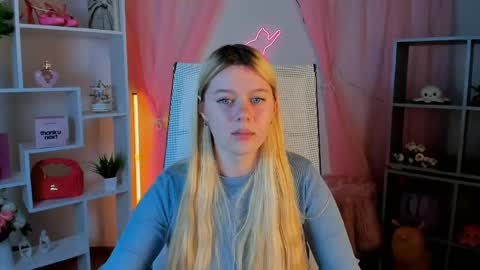 Snapshot of celestinemauriac chatting on 04-30-26, 07:53 your cute kitty online show from 04-30-26, 07:53
