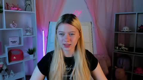 Snapshot of celestinemauriac chatting on 05-05-26, 06:49 your cute kitty online show from 05-05-26, 06:49