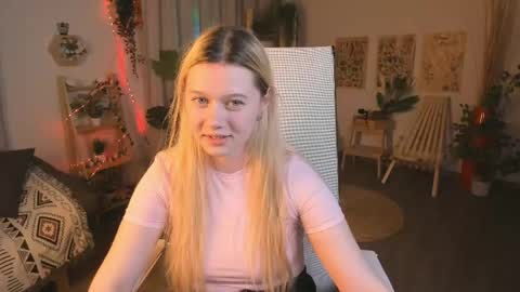 Snapshot of celestinemauriac chatting on 05-22-26, 07:08 your cute kitty online show from 05-22-26, 07:08