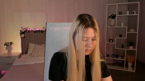 Snapshot of celestinemauriac chatting on 05-24-26, 08:25 your cute kitty online show from 05-24-26, 08:25