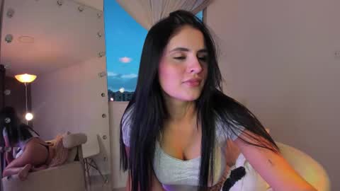 Ari online show from 10-14-25, 09:04