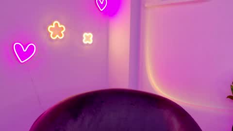 Snapshot of celine_dionn chatting on 04-04-26, 04:22 Celine online show from 04-04-26, 04:22