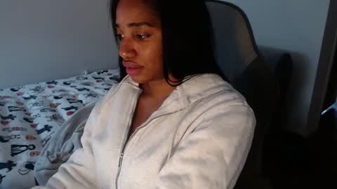 Snapshot of celinecostas chatting on 10-28-25, 04:53 Celine Costas online show from 10-28-25, 04:53