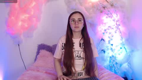 Hello guys my name is Sofi and Lizzie and  Vanessa online show from 01-21-25, 03:48