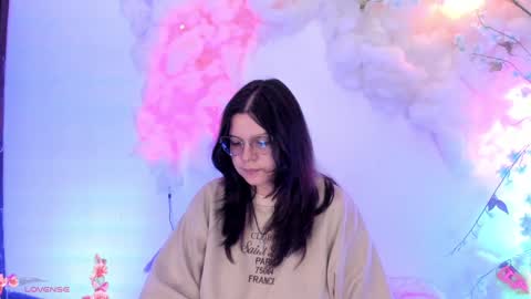Hello guys my name is Sofi and Lizzie and  Vanessa online show from 01-27-25, 11:43