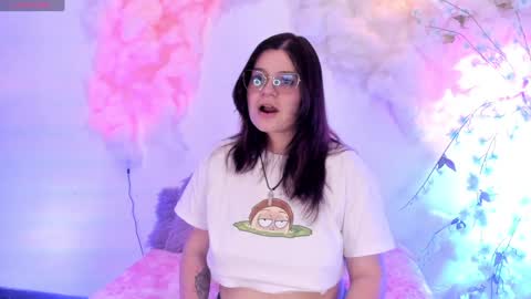 Hello guys my name is Sofi and Lizzie and  Vanessa online show from 01-29-25, 08:46