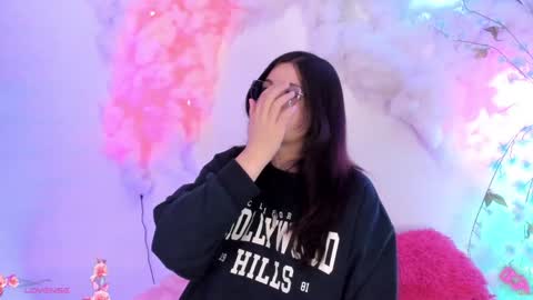 Hello guys my name is Sofi and Lizzie and  Vanessa online show from 02-01-25, 05:28