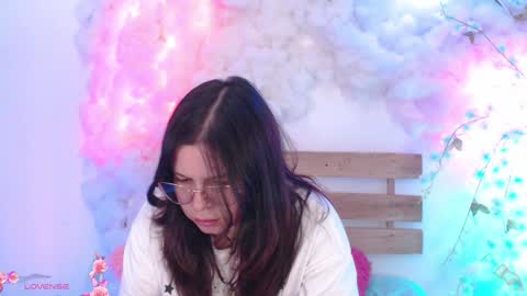 Hello guys my name is Sofi and Lizzie and  Vanessa online show from 02-06-25, 12:33