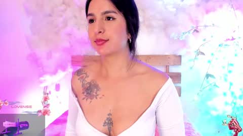 Hello guys my name is Sofi and Lizzie and  Vanessa online show from 02-24-25, 08:25