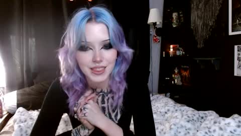 Averi online show from 12-28-24, 12:04