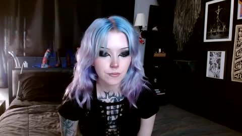 Averi online show from 01-01-25, 09:41