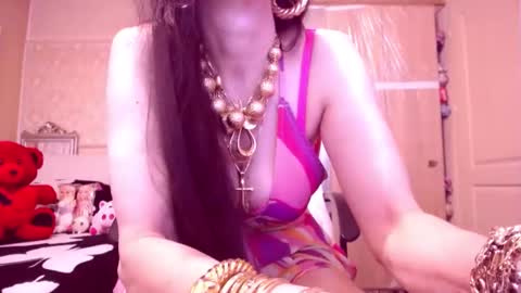 Snapshot of cerisedodd chatting on 11-04-25, 12:10 Cerise online show from 11-04-25, 12:10