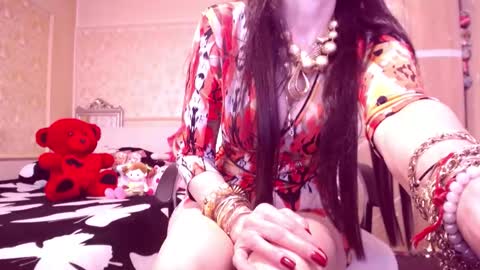 Cerise online show from 11-14-25, 12:42