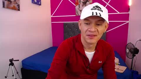 Snapshot of cesirry chatting on 07-22-26, 12:41 Cesirry online show from 07-22-26, 12:41