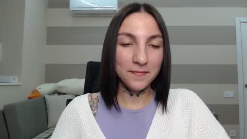 Snapshot of chabibiann chatting on 12-17-24, 09:39 Kate online show from 12-17-24, 09:39