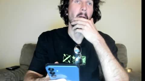 Snapshot of chadpowerz chatting on 10-10-25, 01:26 Lydong online show from 10-10-25, 01:26