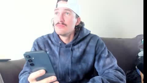 Snapshot of chadpowerz chatting on 10-12-25, 03:44 Lydong online show from 10-12-25, 03:44