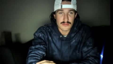 Snapshot of chadpowerz chatting on 10-13-25, 04:23 Lydong online show from 10-13-25, 04:23