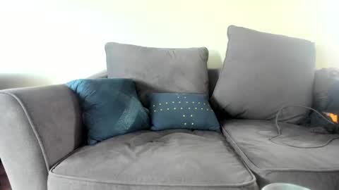 Snapshot of chadpowerz chatting on 10-27-25, 06:56 Lydong online show from 10-27-25, 06:56