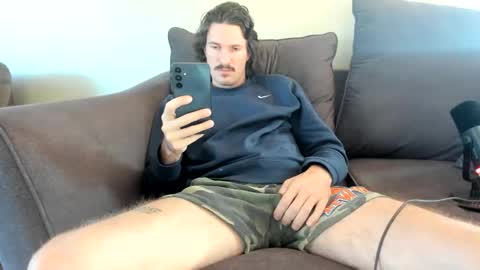 Snapshot of chadpowerz chatting on 10-29-25, 07:59 Lydong online show from 10-29-25, 07:59