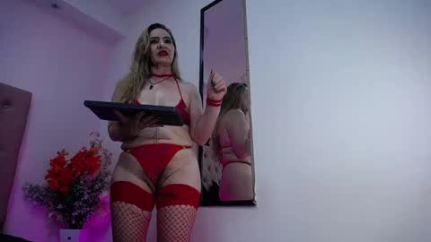 Snapshot of chalotte_grey chatting on 12-11-24, 09:23 Charlotte Grey online show from 12-11-24, 09:23