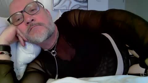 champagne online show from 01-30-25, 04:13