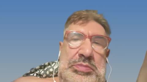 Snapshot of champsex305610 chatting on 02-14-25, 07:33 champsex305610 online show from 02-14-25, 07:33